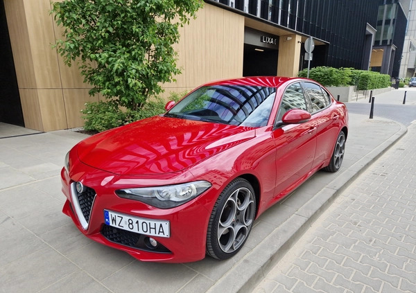 Alfa Romeo Giulia cena 83500 przebieg: 204744, rok produkcji 2017 z Połczyn-Zdrój małe 232